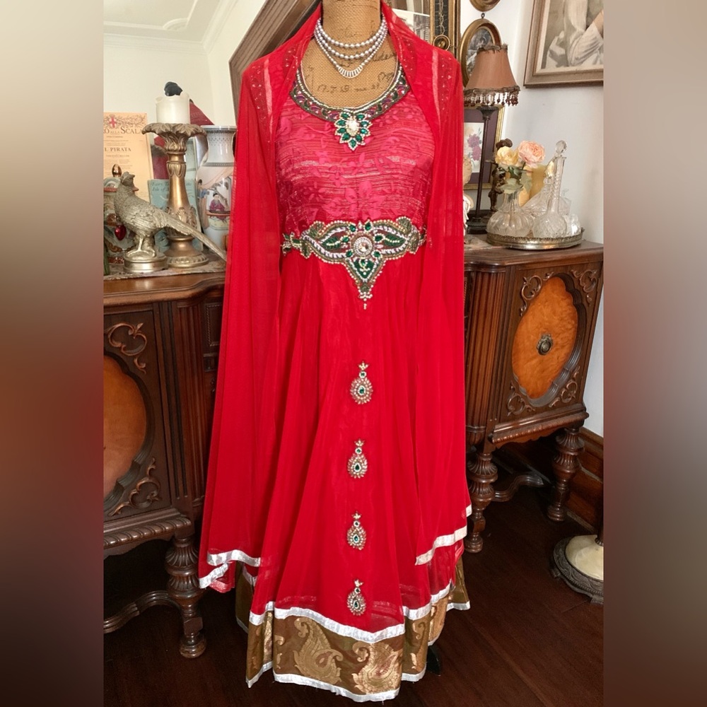 Vintage Indian Pakistani Princess Christmas Holiday Wedding Gown Dress & Shawl